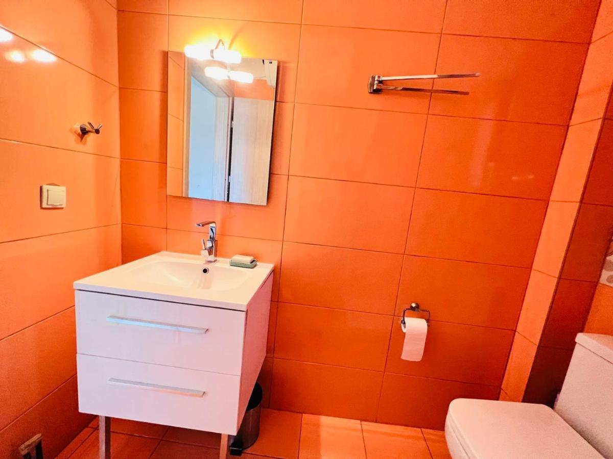 Maos Home Airport Free Shuttle Враврона Екстер'єр фото